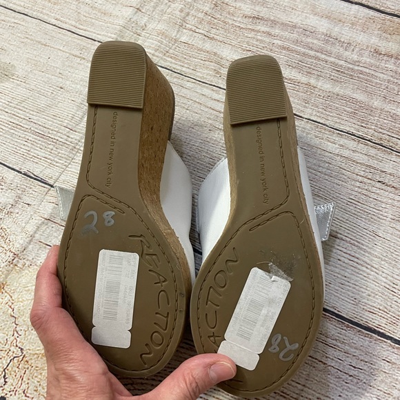 Kenneth Cole wedged sandal with Cork heel adjustable buckle on front Size 6.5 - Picture 5 of 7